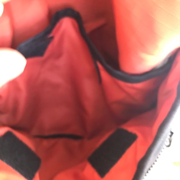 Crumpler Blunderbus small messenger bag - Picture 8 of 10